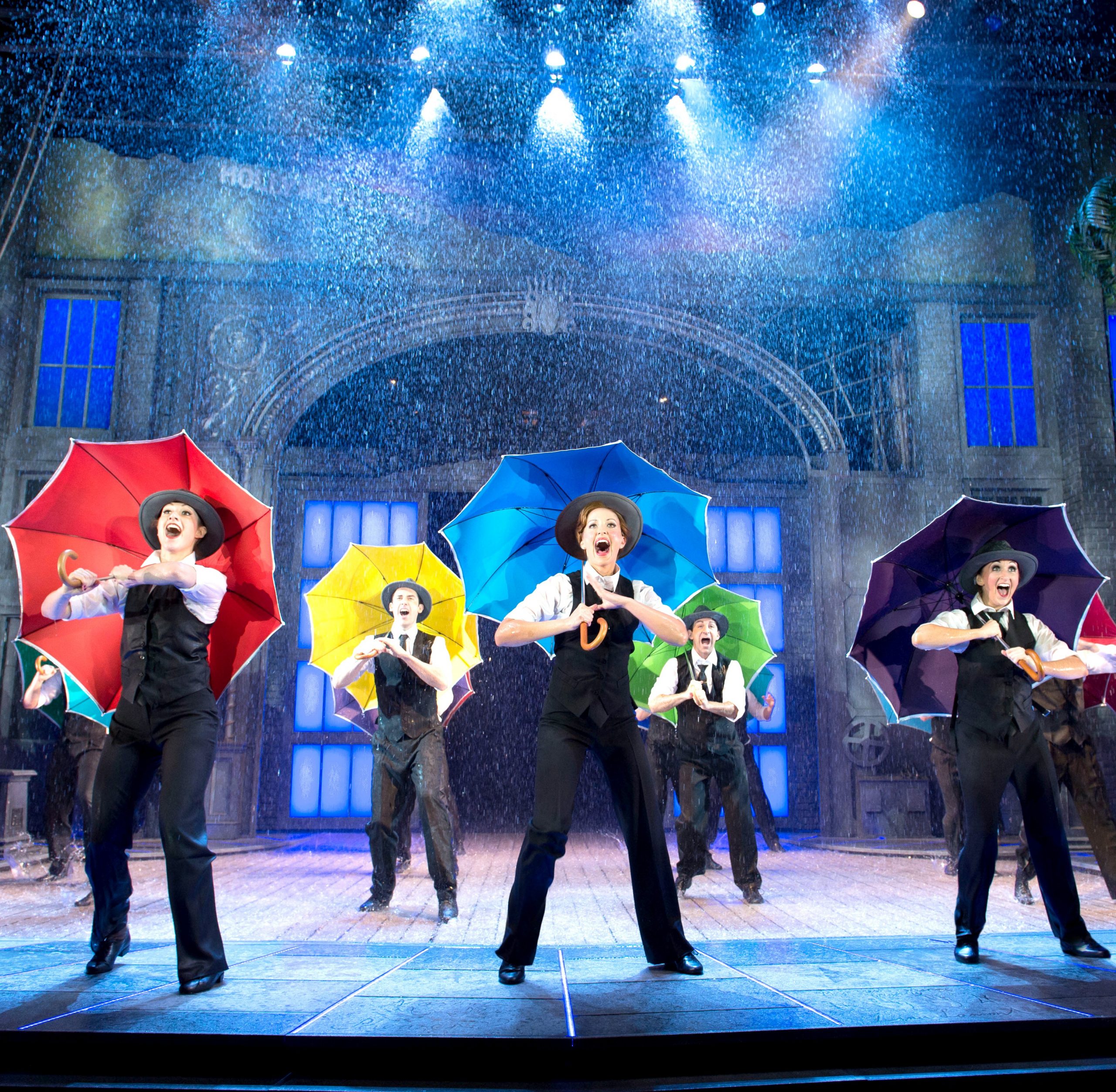 theatre-review-singin-in-the-rain-opera-house-manchester