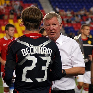 'He was a father to me': Manchester United hero David Beckham hails ...