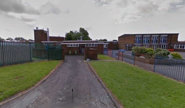 Bomb Disposal Experts Called To Oldham Primary School After Second Wwii 